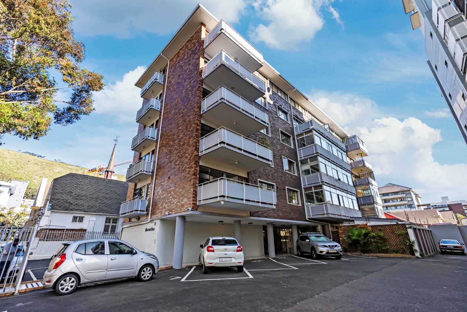 3 Bedroom Property for Sale in Sea Point Western Cape